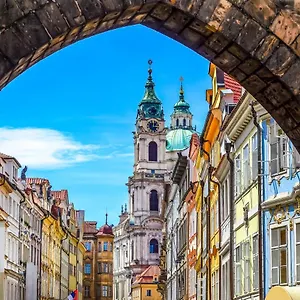 Charles Bridge & Praha